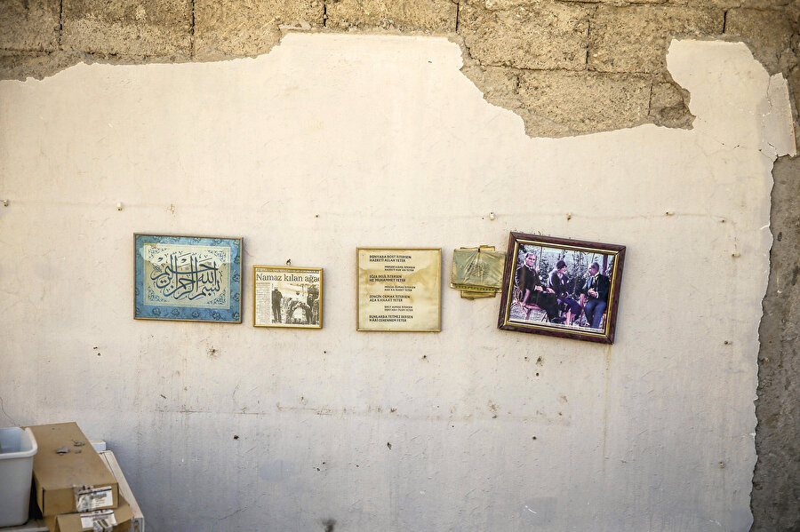 Müşteri bekleme umudu taşımadığım kanaatim şu: Türkiye’nin yüzde 99’unun Müslüman olduğunu her fırsatta söyleyenlerin bir kısmını, ne dediğini bilmez, neye taraf olduğunu anlamaz alelâde koro mensubu sayıp kıymetlendirme dışı tutabiliriz ama bu iddia, hele günümüzde, hem gerçekliğini çoktan kaybetmiştir hem de artık tehlikeli bir hâl almıştır.