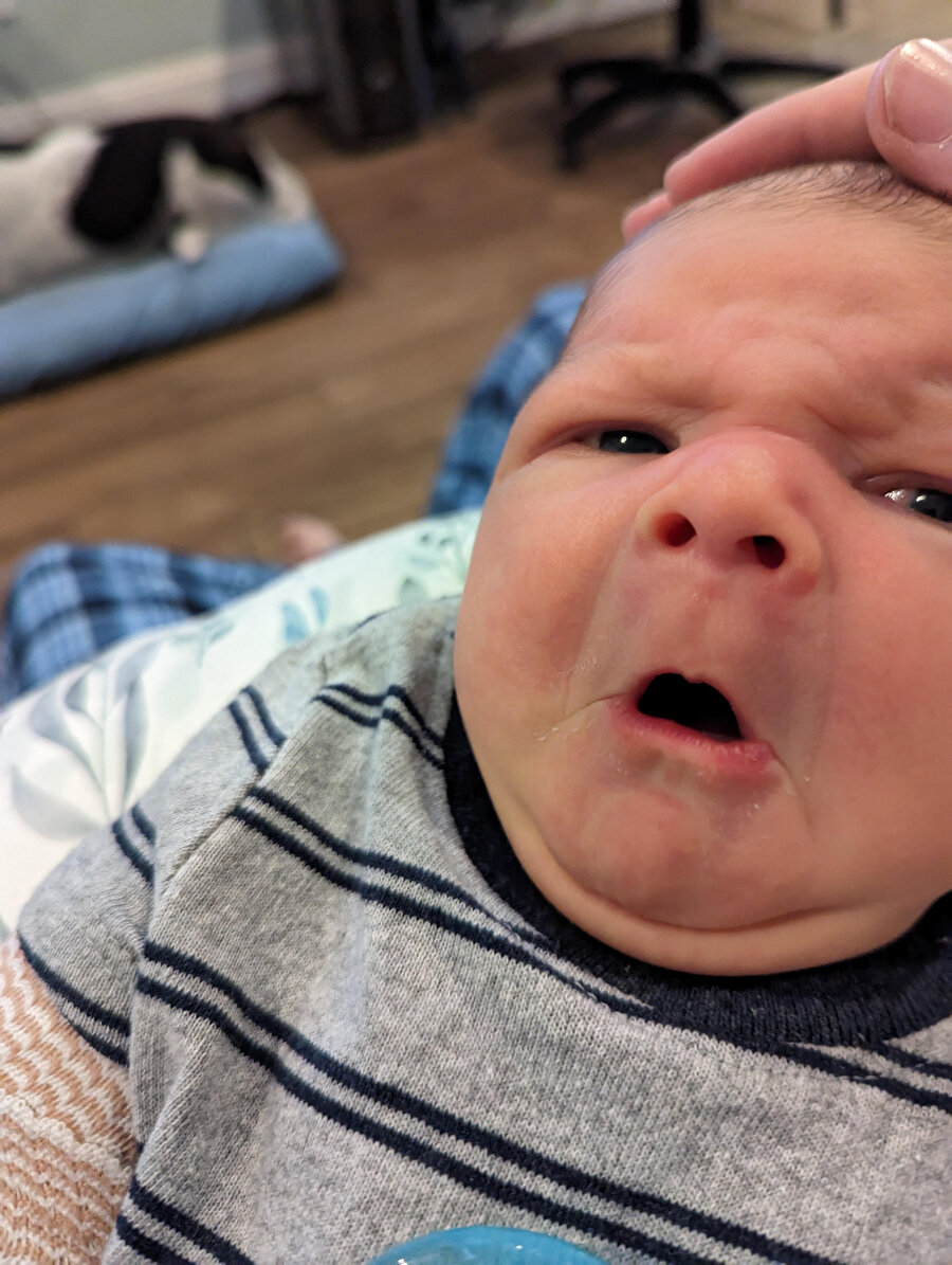 Otobüste biri şekerli parfüm sıkmış