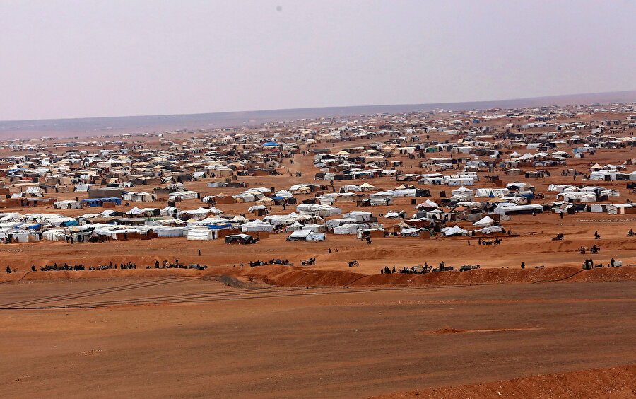 Kamp sakinleri, 2019’den bu yana kampa yardım ulaştıranların olmadığını söylüyor.