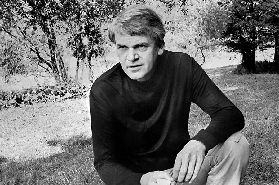 Milan Kundera, Çek asıllı Fransız romancı, yazar.