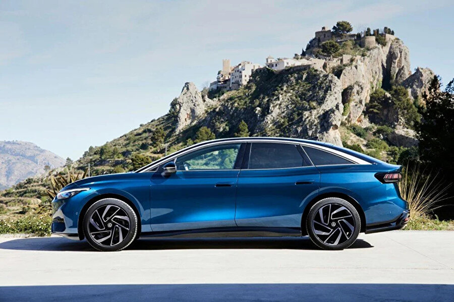 Volkswagen Passat ID.7 tanıtıldı: 700 km menzili bulunuyor