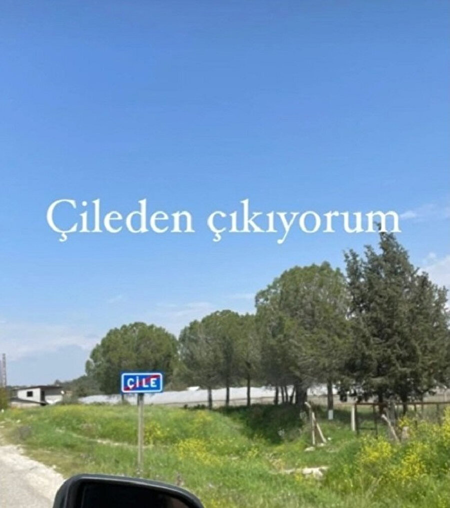 Yanımda biri şekerli parfüm sıktı