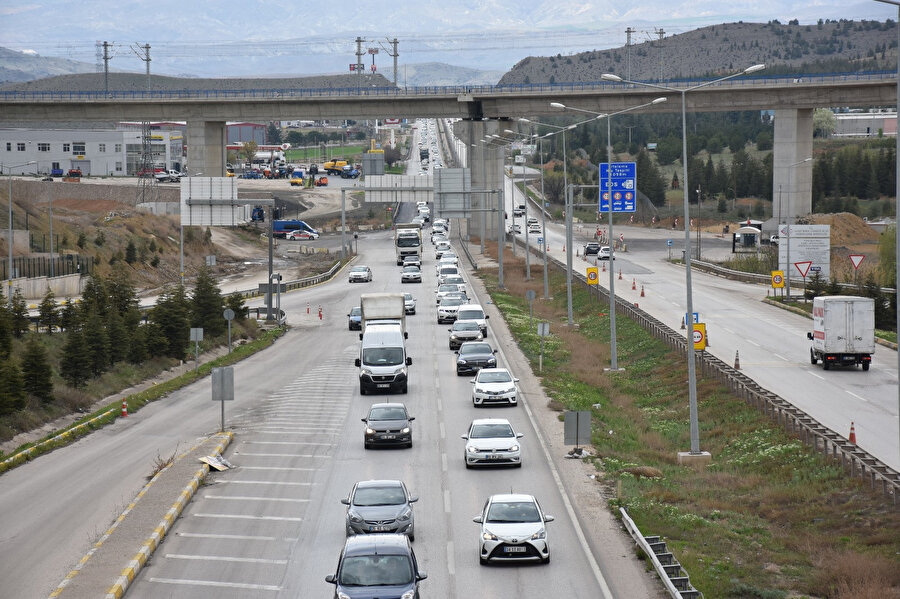 'Kilit kavşak' Kırıkkale'de bayram yoğunluğu