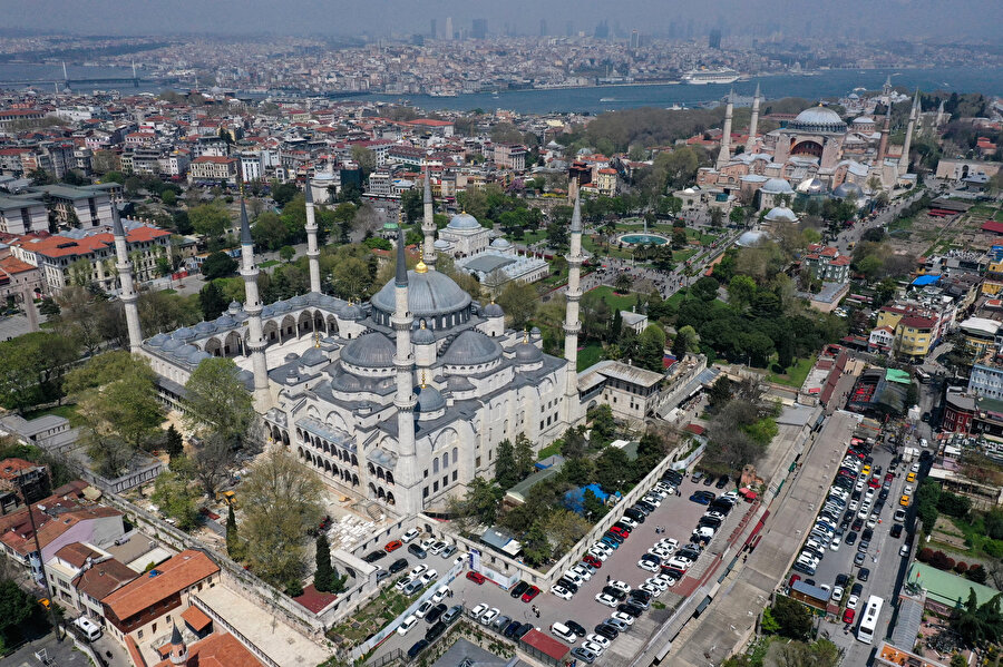 Bugün ibadete açılıyor: Sultanahmet Camii'nde restorasyon tamamlandı