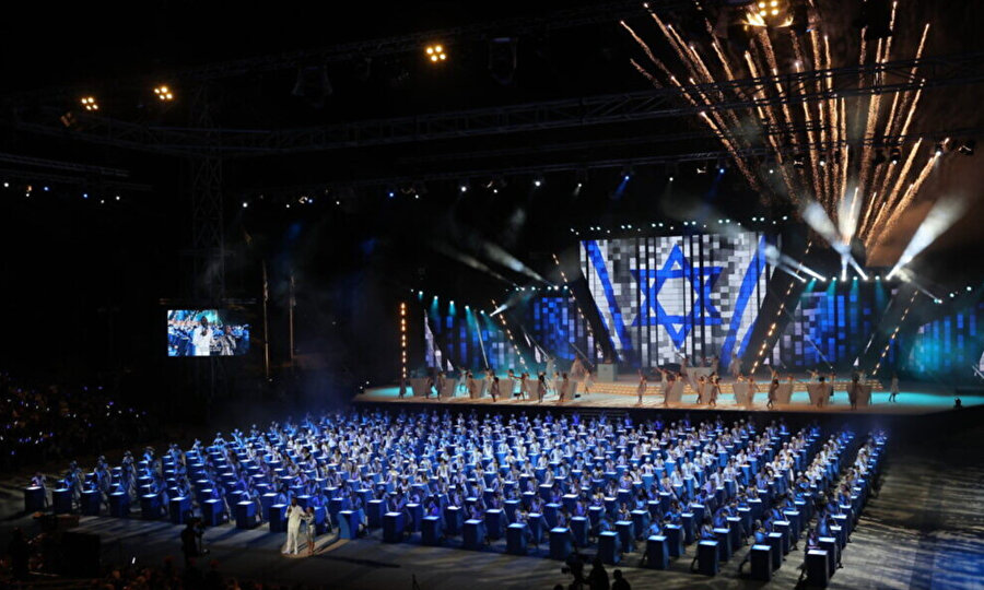 25 Nisan 2023'te Kudüs'teki Herzl Dağı'nda düzenlenen Bağımsızlık Günü töreninde havai fişekler kullanıldı.