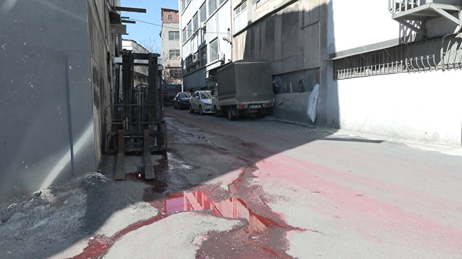 Endişelendiren görüntü: Sokaklar kırmızıya bulandı