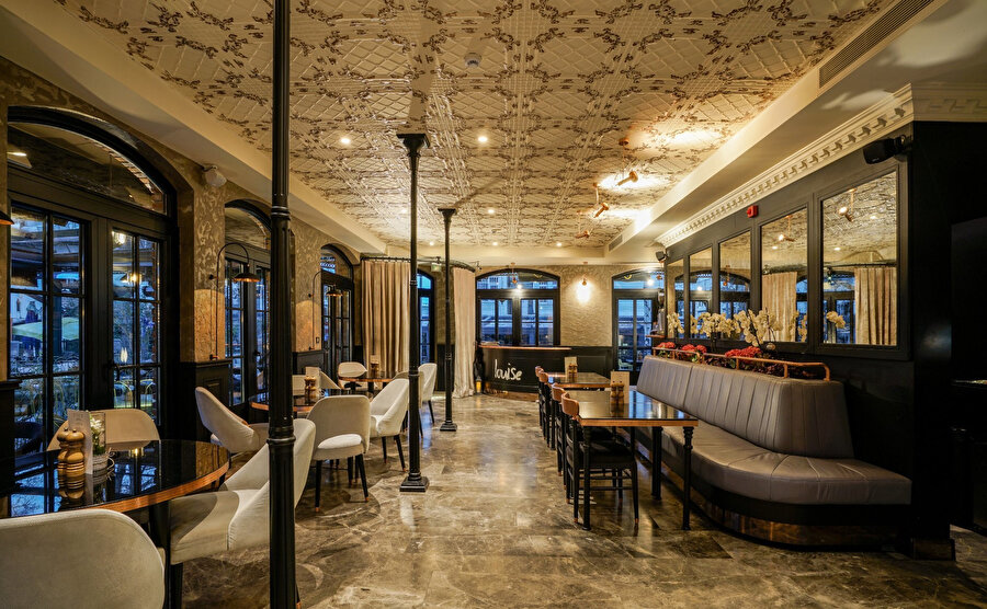 Louise Brasserie & Lounge.