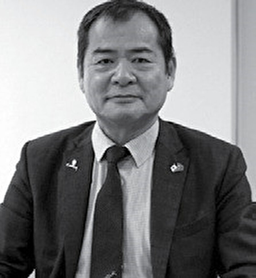 Yoshinari Moriwaki.