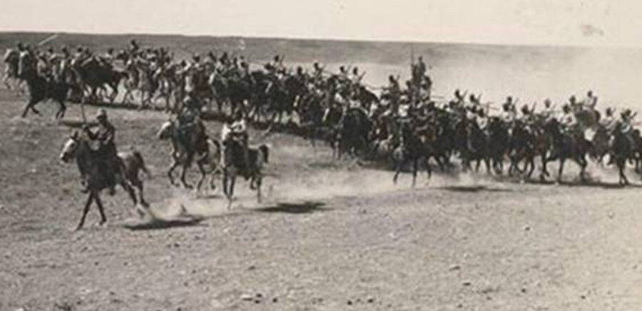 Genelkurmay Başkanlığı'nın arşivinde bulunan Kûtu'l-Amâre Savaşı'na dair belgelerde, kroki ve komutanların yazışmalarından elde edilen bilgilere göre 13 bin 300 kişilik İngiliz ordusu teslim alındı. 