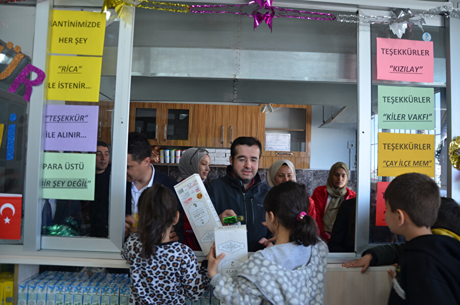 Bu kantinde para geçmiyor: Alışveriş yapmak için sadece tek bir söz yetiyor