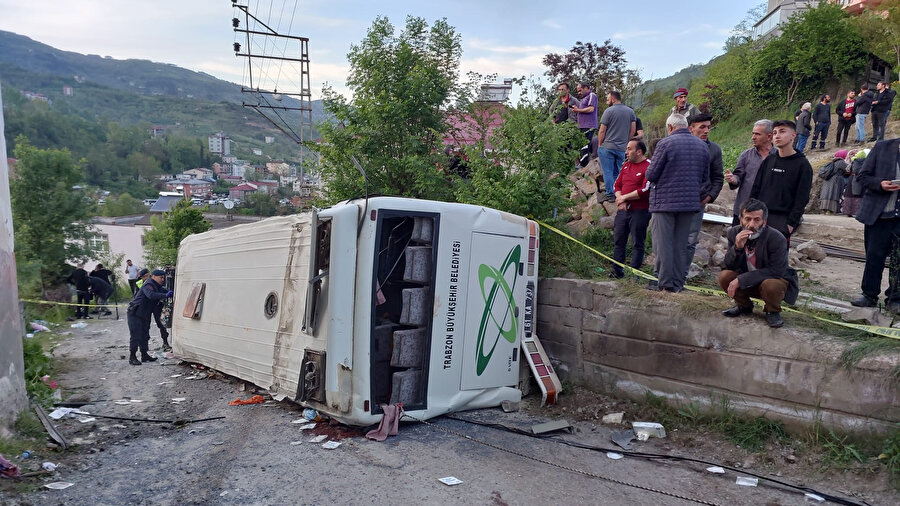 Trabzon'da belediye otobüsü şarampole yuvarlandı: 4 ölü, 37 yaralı