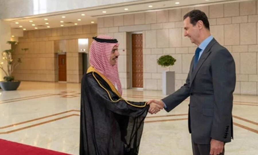Suudi Arabistan, bu yıl Suriye'nin kilit bölgesel müttefiki olan İran ile Çin'in arabuluculuğunda tarihi bir anlaşma imzaladı ve burada diplomatik bağları yeniden kurma sözü verdi.