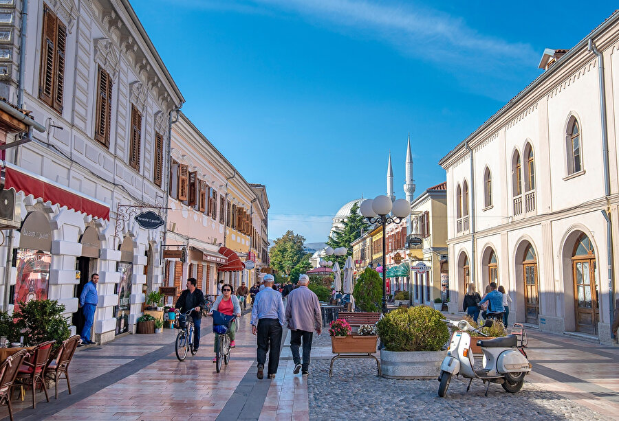 Evliya Çelebi, 17. yüzyıl İşkodra’sını 15 mahallesi ve 1.800 hânesi olan orta ölçekli bir kasaba olarak zikretmektedir.