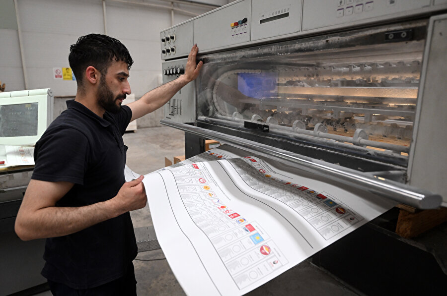 14 Mayıs seçimlerinin oy pusulalarının basımı tamamlandı