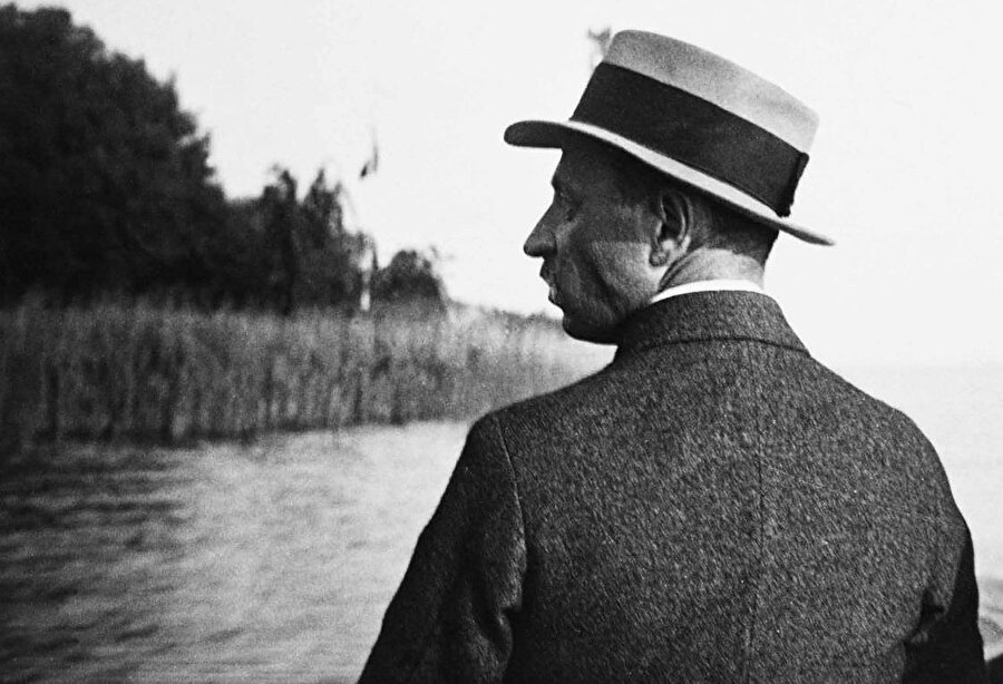 Rilke çok kitap okumadı, çok yazdı, çok seyahat etti.