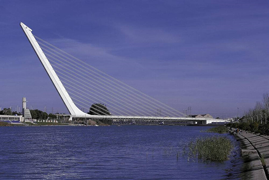 Alamillo Köprüsü.