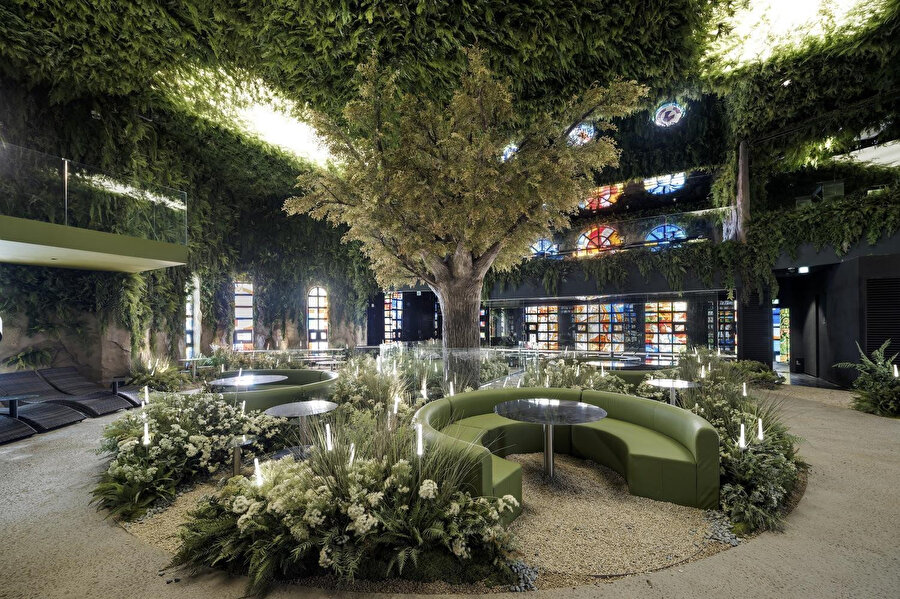 Kilisenin dönüştürüldüğü projede “cennet” kavramı tasarımın ana kurgusunu oluşturuyor.