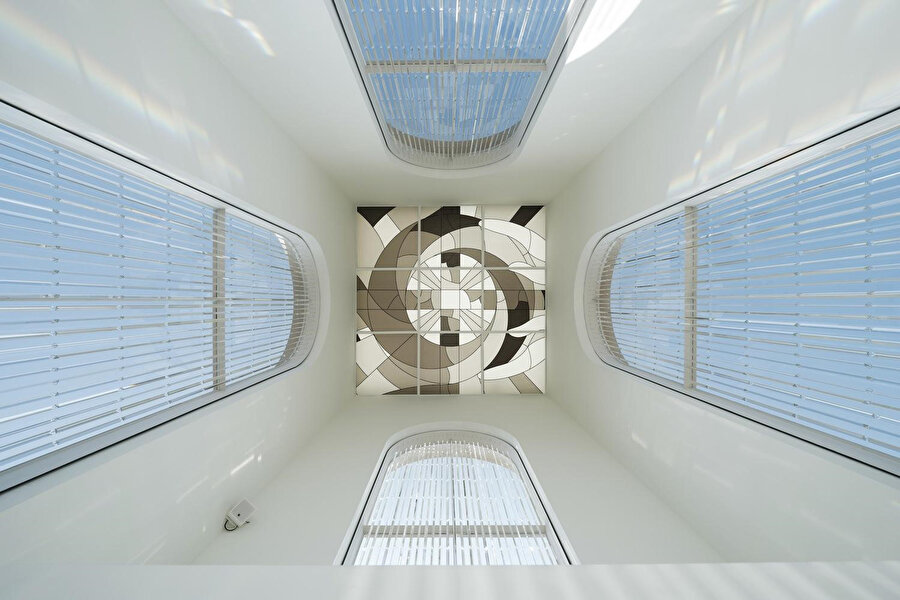 Çan kulesi aydınlık bir imge olarak geliştiriliyor.