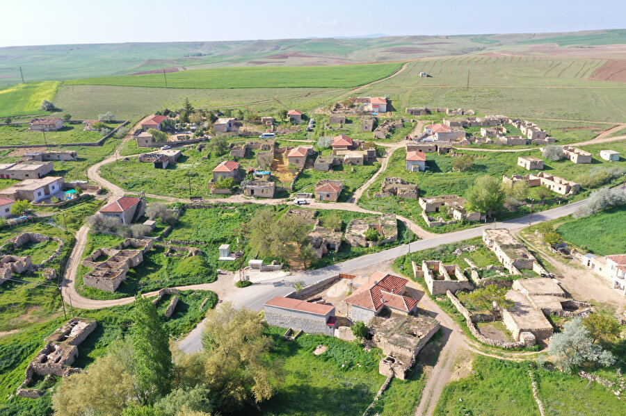 Bu köyde sadece 10 kişi oy kullanıyor