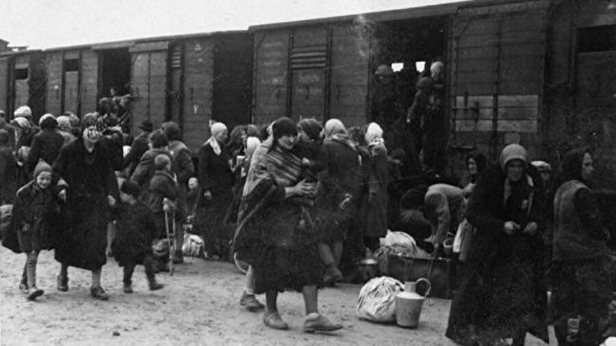 18-20 Mayıs 1944'te trenlere bindirilen Tatarların neredeyse tamamı, başta Özbekistan olmak üzere çeşitli ülkelere gönderildi.