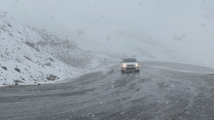 Van'da kar sürprizi: 15 santimetreyi buldu