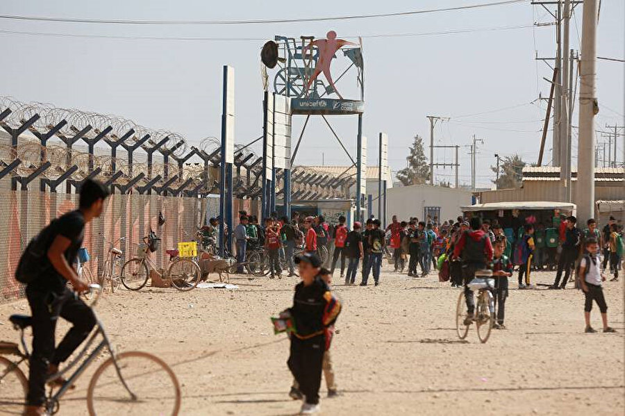 Amman'ın yaklaşık 80 km kuzeyinde, Ürdün'ün Mafraq kenti yakınlarındaki Suriyeli mülteciler için kurulan Zaatari Kampı.