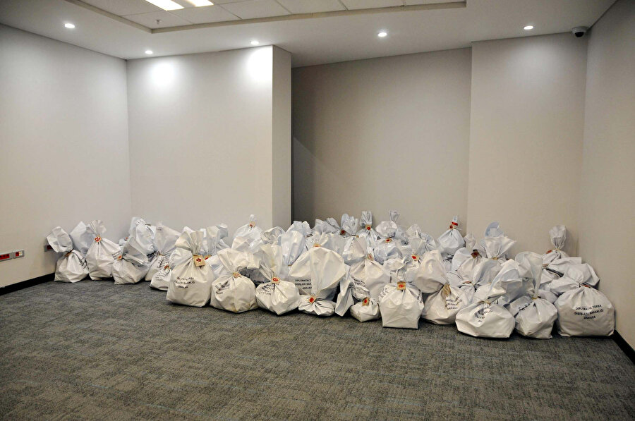 Yurtdışında kullanılan oylar Türkiye'ye getiriliyor