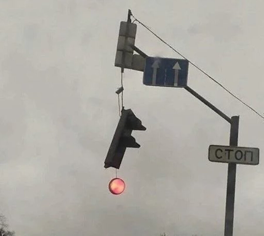 Işığımız kırılmış olabilir ama hala çalışıyoruz​