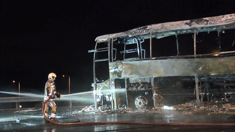 Ankara'da TIR'ın çarptığı yolcu otobüsü alev aldı: 5 yaralı