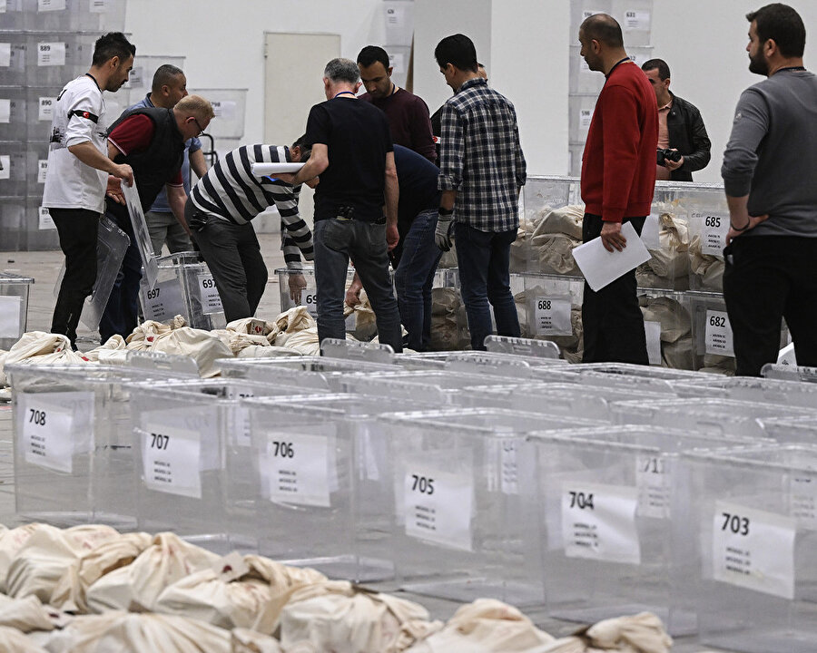 Yurt dışı oylarının tasnifi başladı