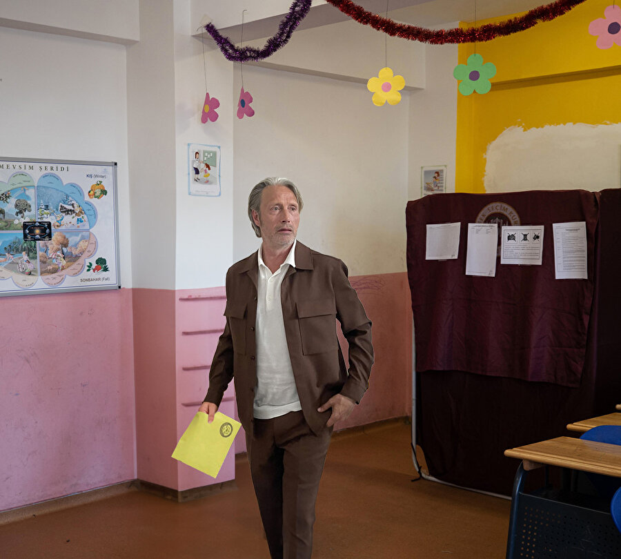 Mads Mikkelsen vatandaşlık görevini yaptı 🙏
