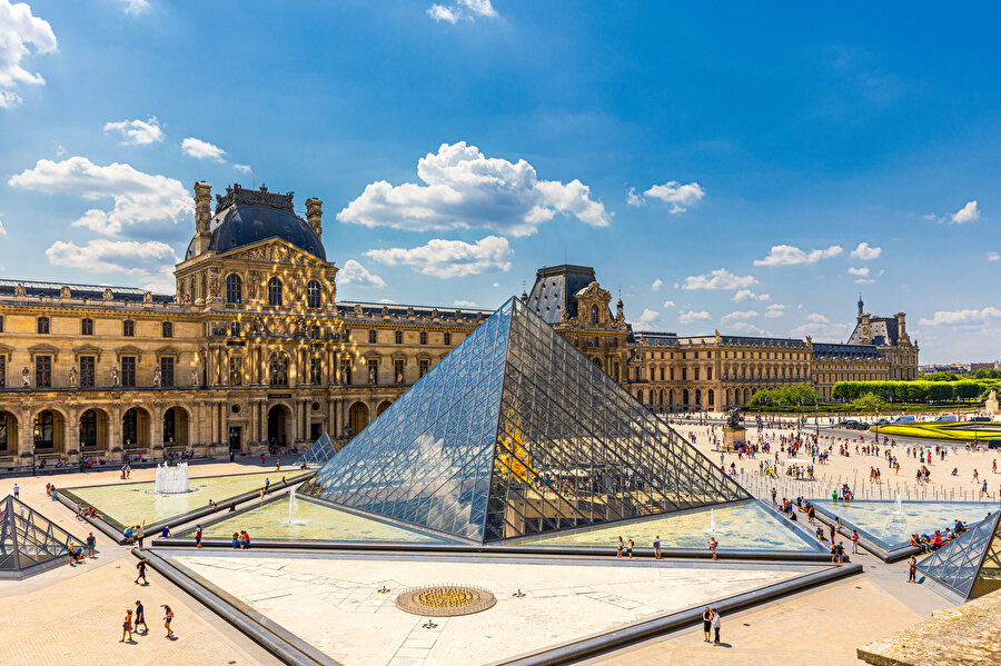 The Louvre.