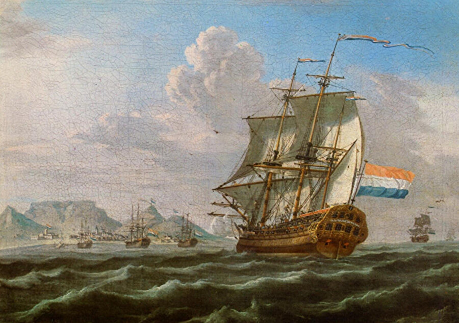Hollanda, Hollanda Doğu Hindistan Şirketi adlı denizcilik şirketi vasıtasıyla 1600'lü yıllardan itibaren Endonezya topraklarında yüzlerce yıl sürecek bir sömürgecilik faaliyeti başlatmıştı.