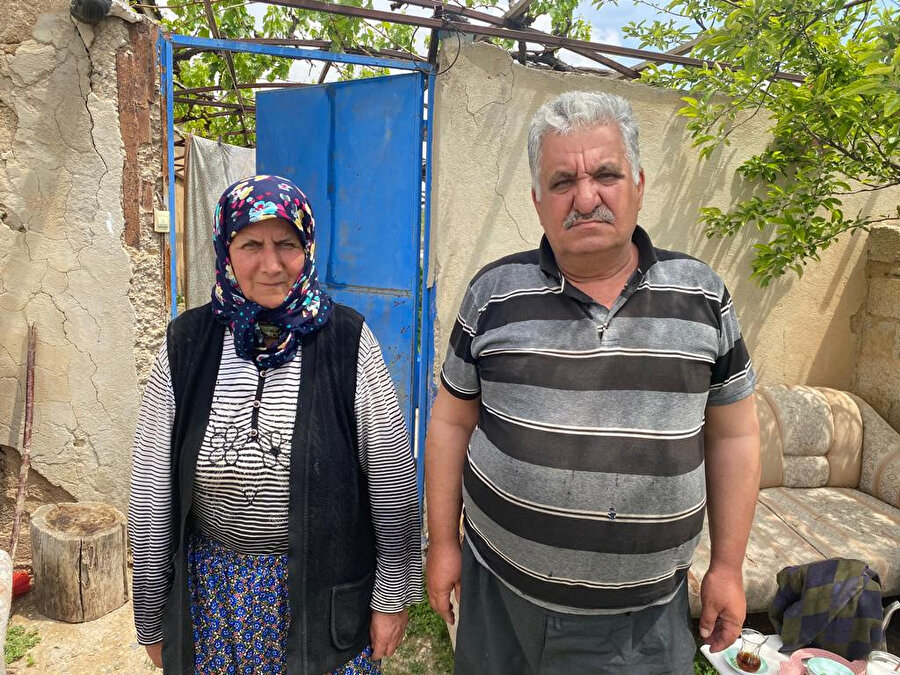 Kaybettiği 400 bin liralık para ve altın, çöpte bulundu