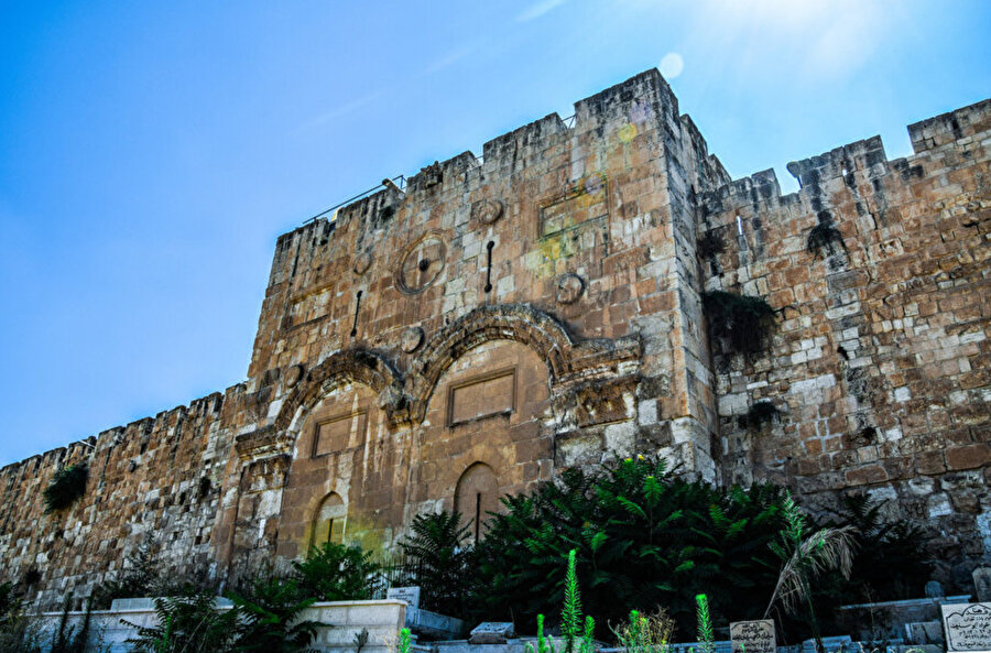 Arapların Rahmet Kapısı, Batılıların ise Altın Kapı dedikleri çifte kapı, Kudüs surlarının doğu tarafında bulunur. (Fotoğraf: İbrahim Furkan Özdemir)