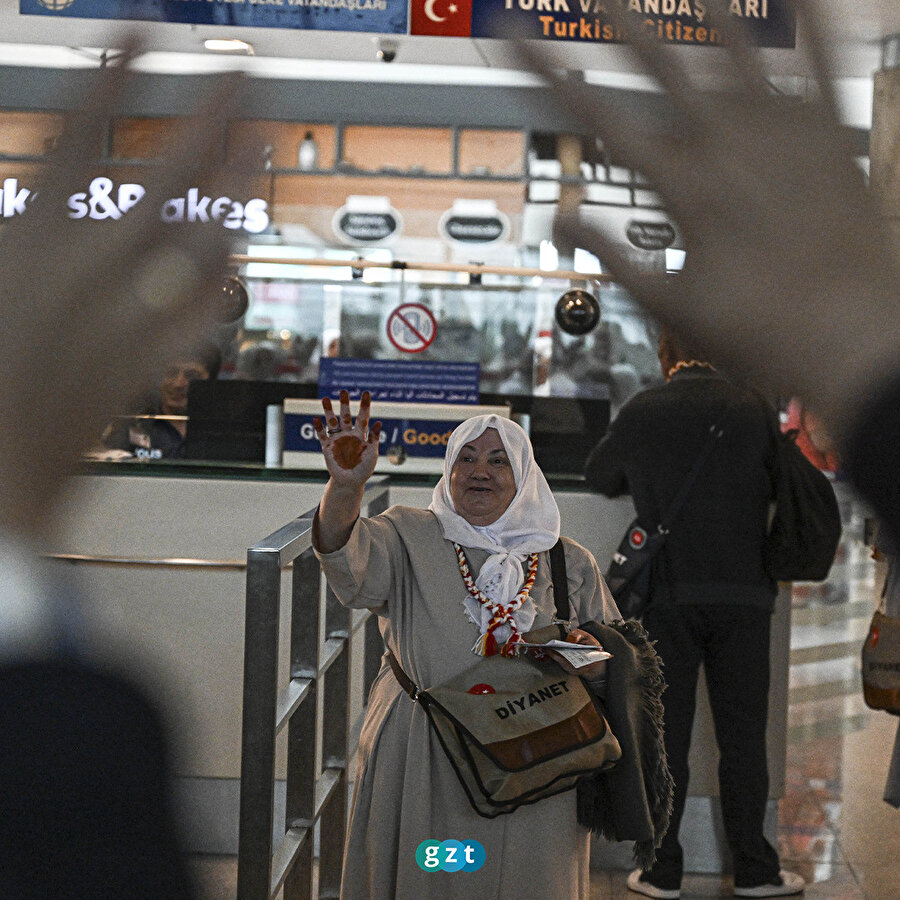 Ankara'dan ilk hac kafilesi dualarla uğurlandı