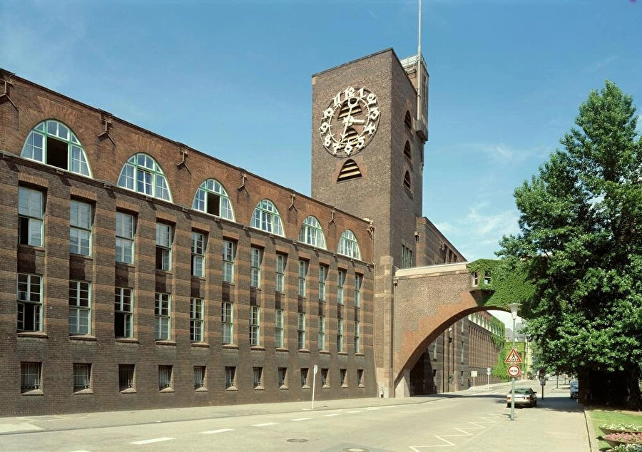 Hoechst AG Genel Merkez Binası, 1924. 