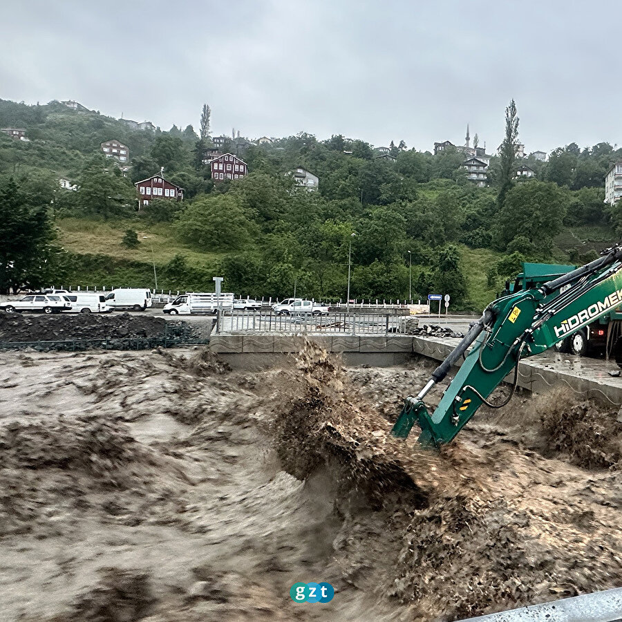 Kastamonu'nun İnebolu ilçesinde şiddetli yağış nedeniyle okullar tatil edildi