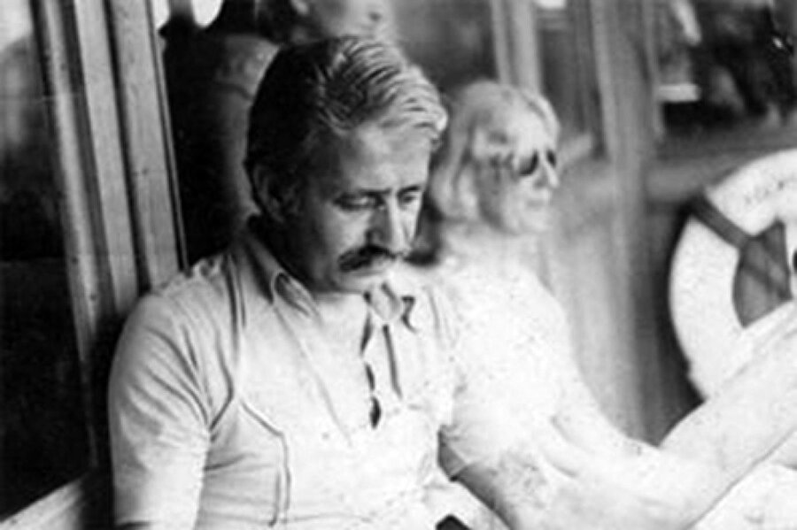 İdris Küçükömer.