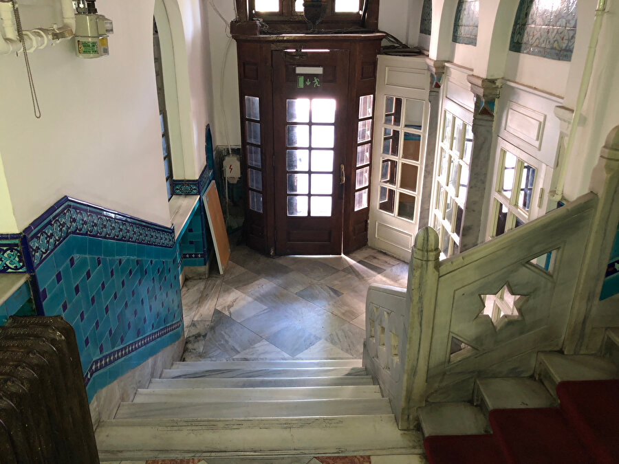 Vedat Tek Evi, giriş holü 