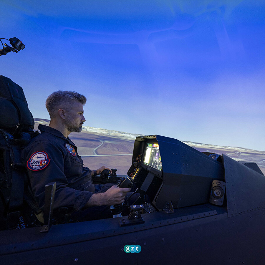 Türk pilotlar KAAN için hazırlanıyor