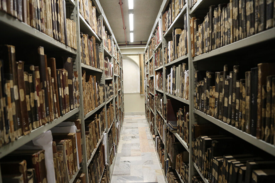 20 bini aşkın yazma esere ev sahipliği yapan tarihî kütüphane: Astan Quds Razavi Merkez Kütüphanesi