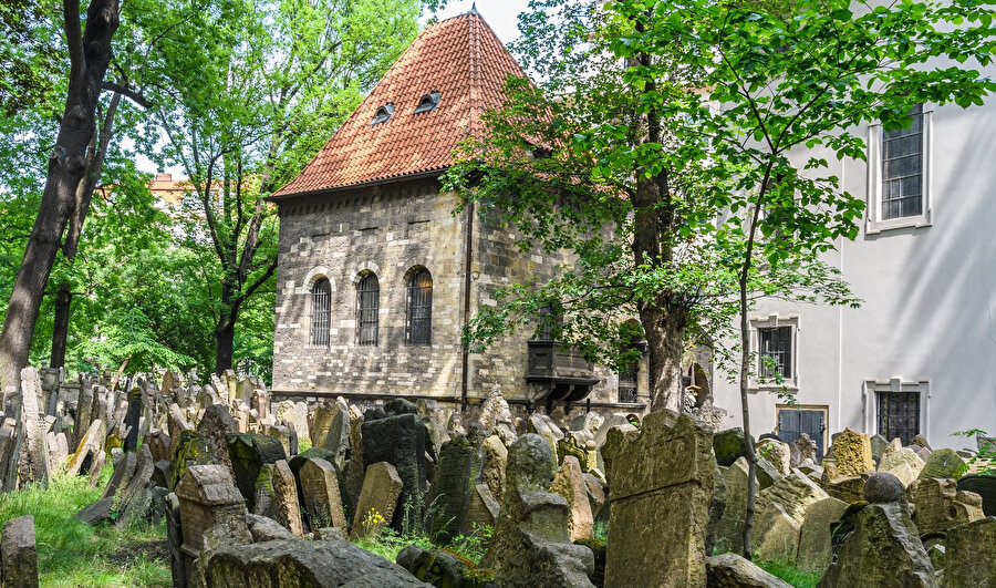 Prag Eski Yahudi Mezarlığı.