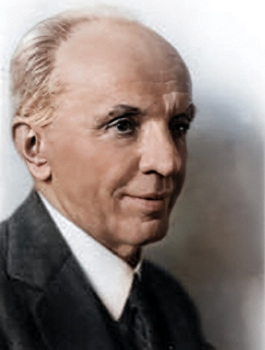 Ahmet İhsan Tokgöz.