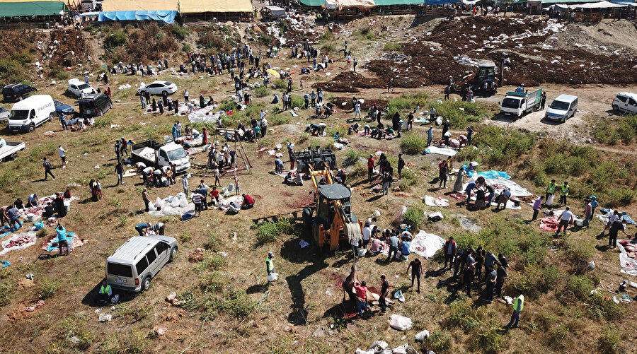 İstanbul'da yasak olmasına rağmen boş arsalar kesimhaneye döndü