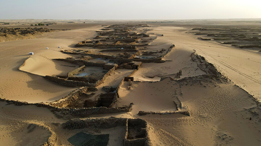 Artık günümüzde Bilma için tuz ticareti kuruyor. Bölgede yaşayan etnik gruplardan Daza, Hausa ve Tuareglerin kervanları geçmişte tuzlaklara uğramasına rağmen, artık bu, sık karşılaşılan bir durum olmaktan çıkmış.