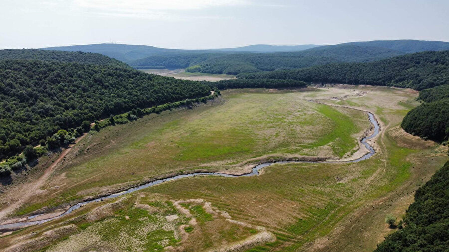 İstanbul'un suyunu sağlayan baraj kurudu