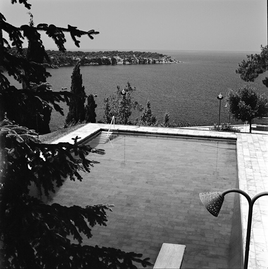 Rıza Derviş Villası, havuz. 