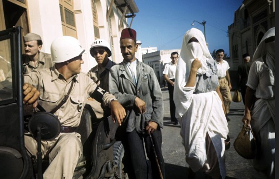 Fransız yerleşimciler, Cezayir'in bağımsızlığı sırasında nüfusun yüzde 10'unu oluşturuyorlardı.