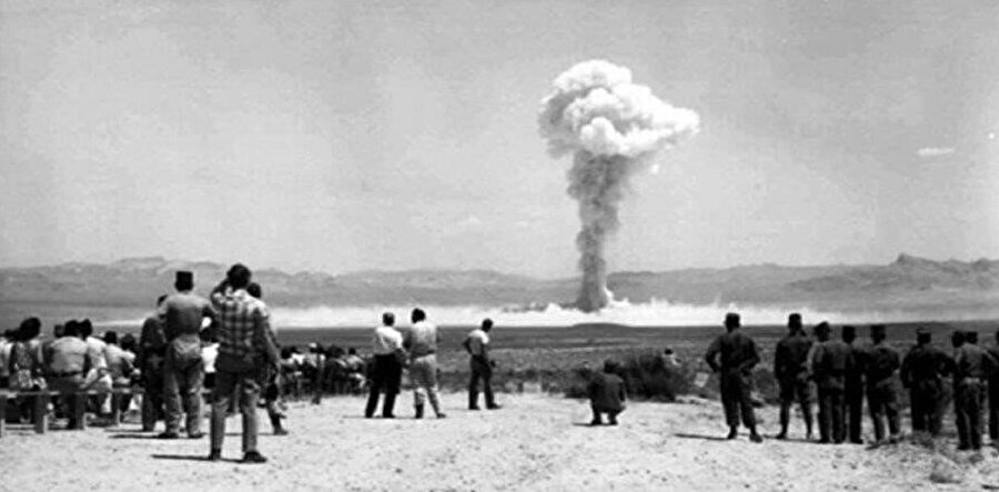 Fransa'nın Sahra Çölü’nde 17 nükleer deneme gerçekleştirdi.